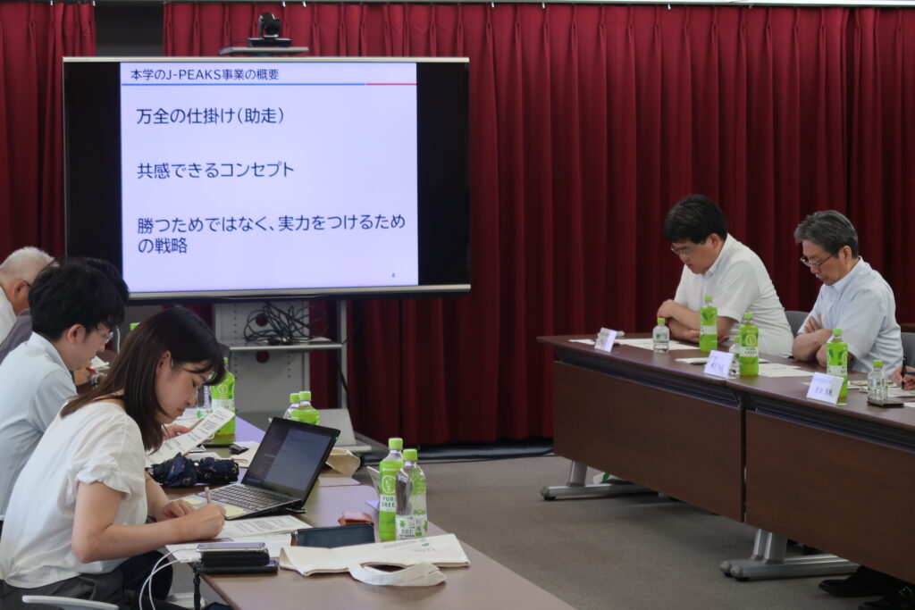 文部科学省 福井審議官ご一行が来学し、J-PEAKSに関する意見交換を行いました