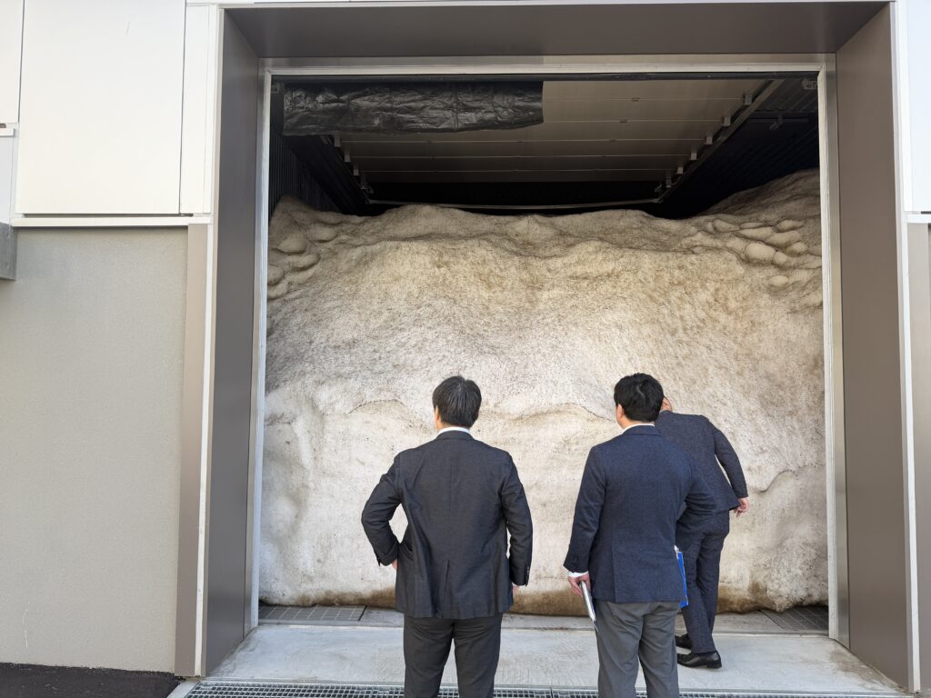 GX棟の雪室が満タンになりました